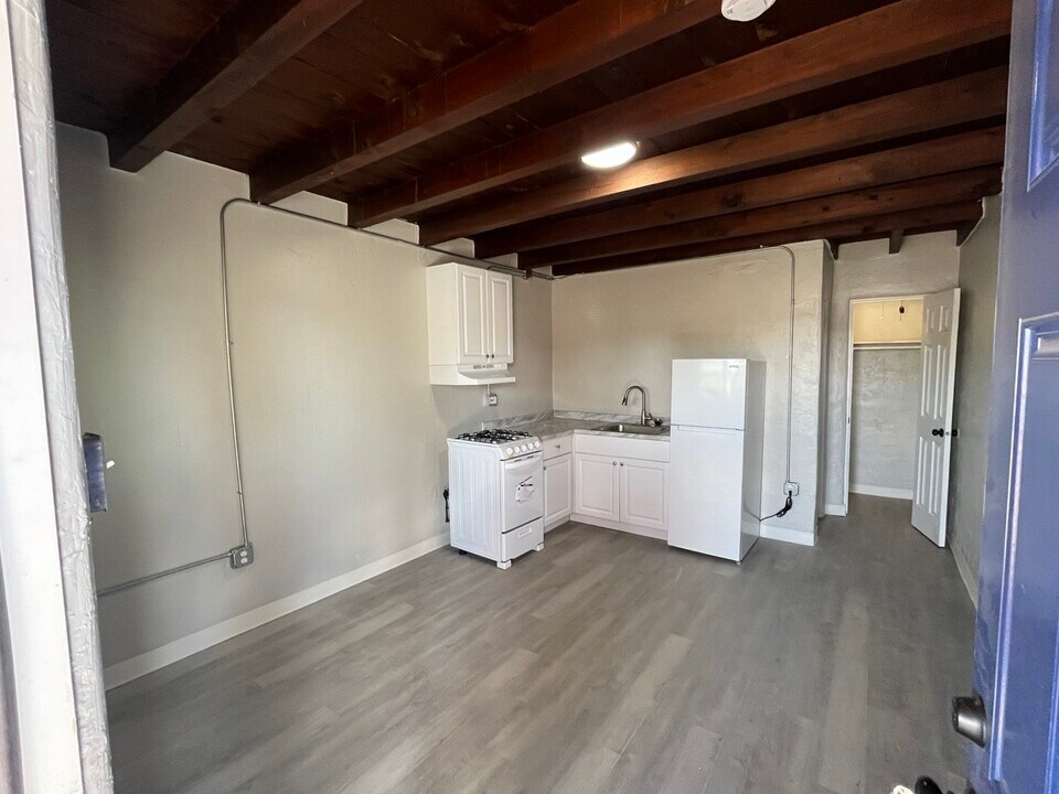 9317 Central Ave in Albuquerque, NM - Building Photo