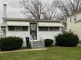 301 E 248th St in Euclid, OH - Building Photo