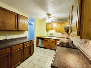 3291 Bristol Hall Dr in Bridgeton, MO - Building Photo - Building Photo