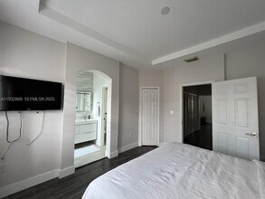 8330 NW 107th Pl in Doral, FL - Building Photo - Building Photo