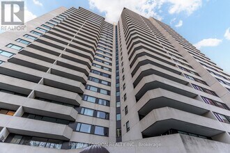 75 Wynford Dr in Toronto, ON - Building Photo - Building Photo
