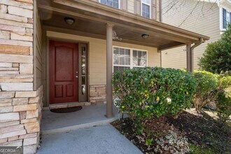 6425 White Walnut Way in Braselton, GA - Foto de edificio - Building Photo