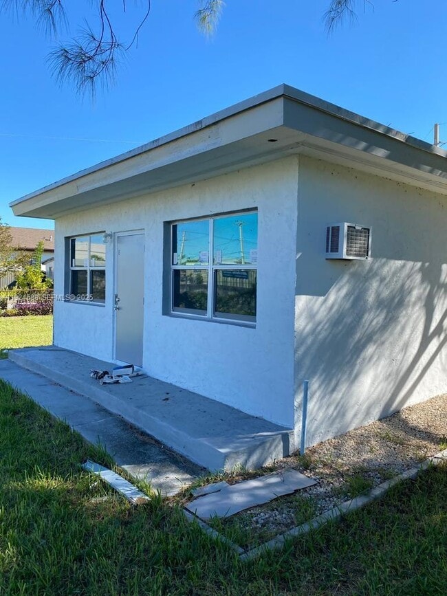 property at 4023 SW 19th St