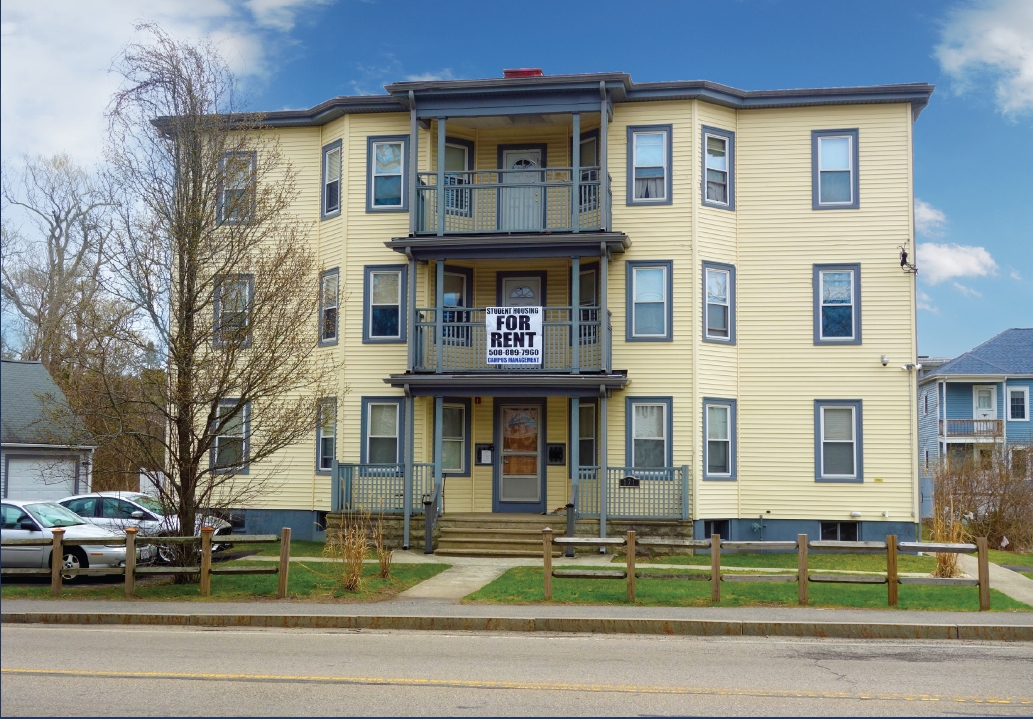 171 Plymouth St in Bridgewater, MA - Foto de edificio