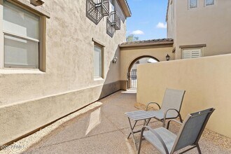 20802 N Grayhawk Dr in Scottsdale, AZ - Foto de edificio - Building Photo