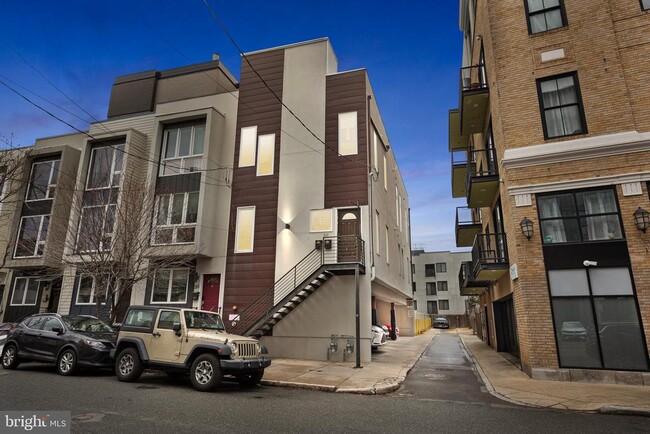 property at 211 Green St