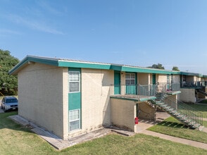 Lake Air Green Apartments in Waco, TX - Building Photo - Building Photo