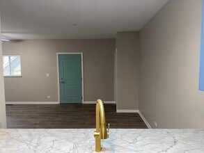 5 S Virginia Rd in Crystal Lake, IL - Building Photo - Building Photo