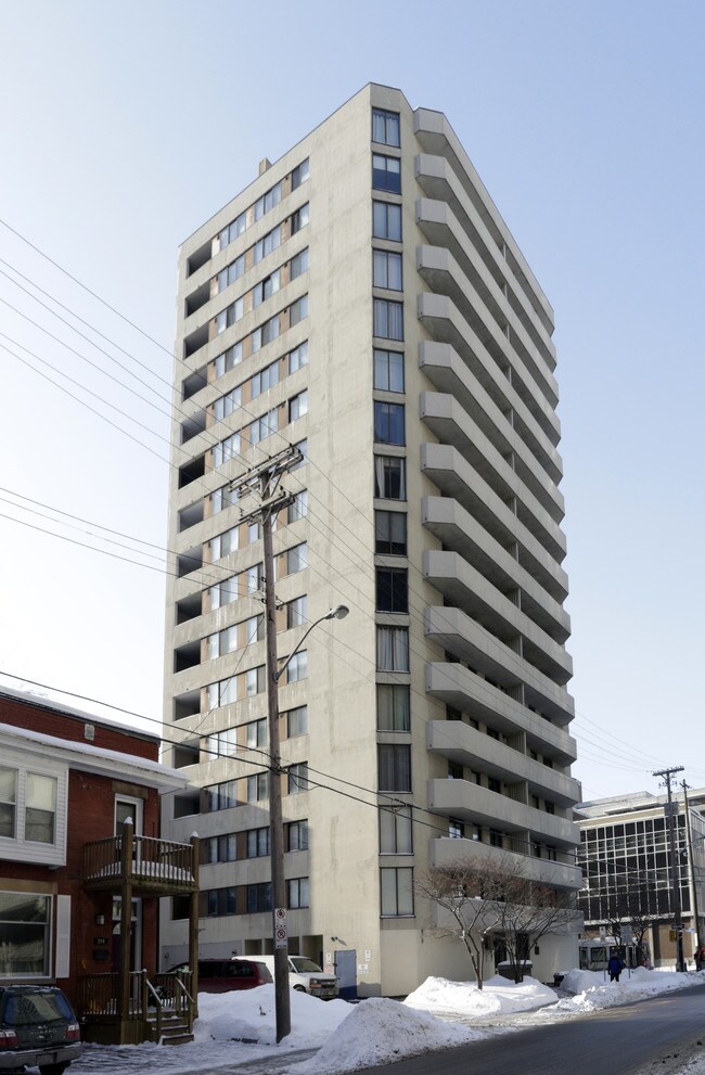 200 Bay St in Ottawa, ON - Building Photo - Primary Photo