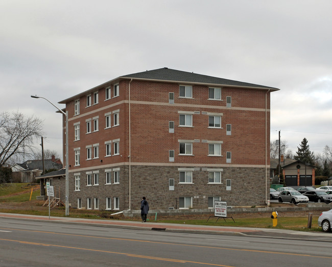 1915 N Simcoe St in Oshawa, ON - Building Photo - Building Photo