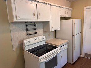 1112 Elmhurst St in Moore, OK - Building Photo - Building Photo