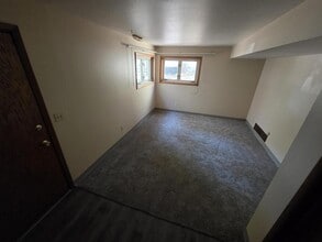 527 S 12th St in Bismarck, ND - Building Photo - Building Photo