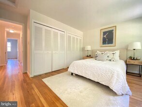 11509 Parkedge Dr in Rockville, MD - Building Photo - Building Photo