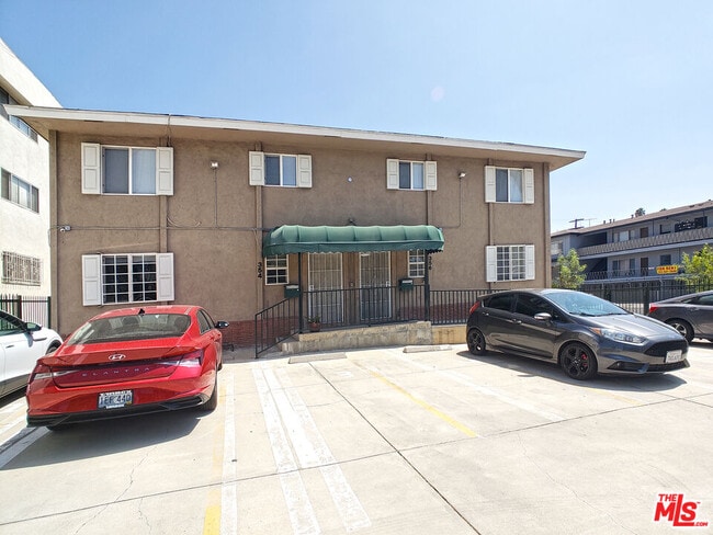 property at 354 S St Andrews Pl