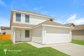 747 Meadow Dr in Marion, TX - Foto de edificio - Building Photo