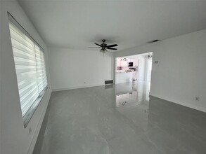 8441 NW 18th St in Pembroke Pines, FL - Building Photo - Building Photo