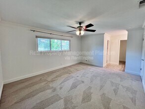 9193 N Fowler Ave in Clovis, CA - Building Photo - Building Photo