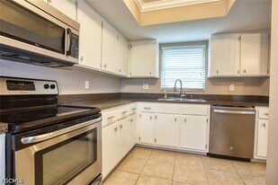 5917 Littlestone Ct in North Fort Myers, FL - Building Photo