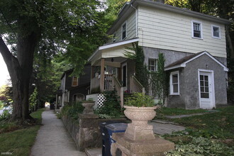 1035 N Main St, Unit 1041 N Main St in Ann Arbor, MI - Foto de edificio - Building Photo