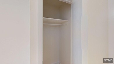 947 1st Ave in New York, NY - Building Photo - Building Photo