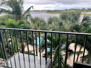 1830 Embassy Dr, Unit APT 412 in West Palm Beach, FL - Building Photo - Building Photo