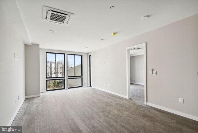 1648 Ridge Ave in Philadelphia, PA - Foto de edificio - Building Photo