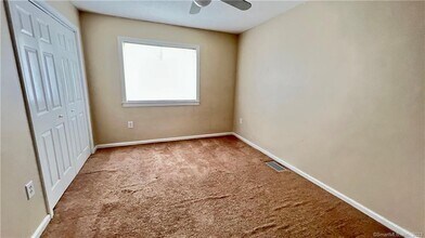 25 Farmington Meadow Dr in Farmington, CT - Building Photo - Building Photo