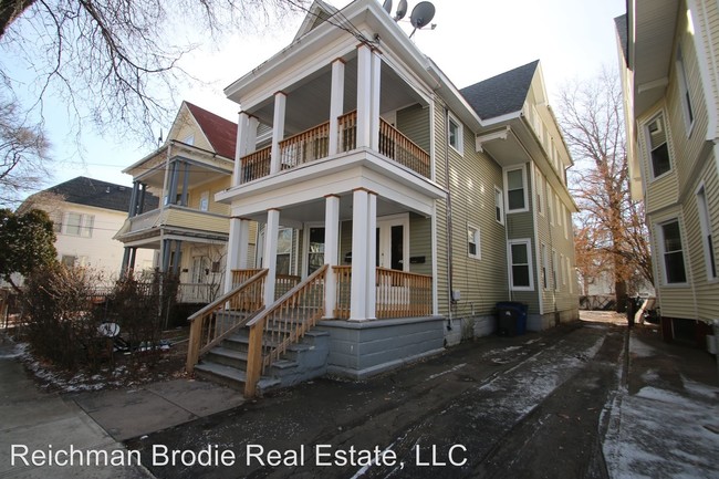 146 Gilbert Ave in New Haven, CT - Foto de edificio - Building Photo
