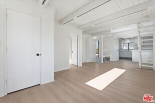 2513 190th St in Redondo Beach, CA - Building Photo