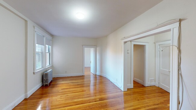 1634 Commonwealth Ave, Unit 4 in Boston, MA - Building Photo - Building Photo