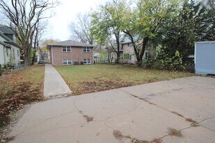 2848 R St in Lincoln, NE - Building Photo