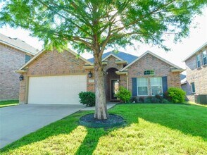 4605 Dogwood Dr in Denton, TX - Foto de edificio - Building Photo