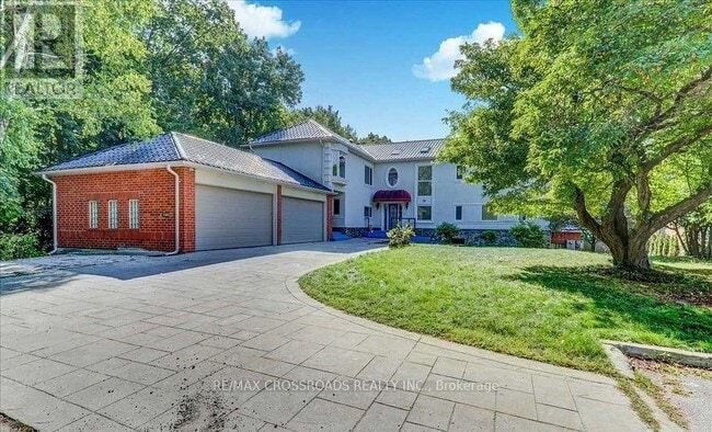 property at 9 Redland Crescent E