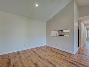 4008 Crockers Lake Blvd in Sarasota, FL - Building Photo - Building Photo