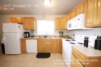 1037 Dolbeer St in Pocatello, ID - Foto de edificio - Building Photo