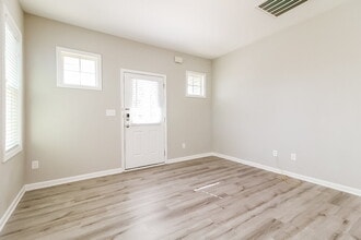 167 E Wilson St in Clayton, NC - Building Photo - Building Photo