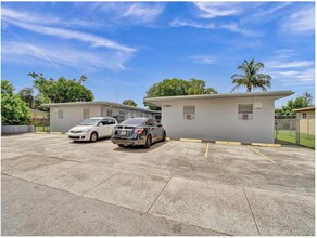 MAYO GARDENS in Hollywood, FL - Building Photo - Building Photo