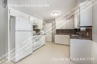 11056 Mountain Ash Ave NW in Grand Rapids, MI - Building Photo - Building Photo