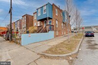 3219 E Monument St photo'