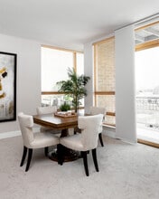 LightHorse 4041 in Shorewood, WI - Foto de edificio - Interior Photo