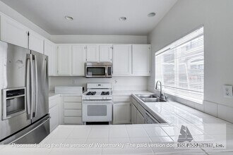 59 Vía Barcelona in Rancho Santa Margarita, CA - Building Photo - Building Photo