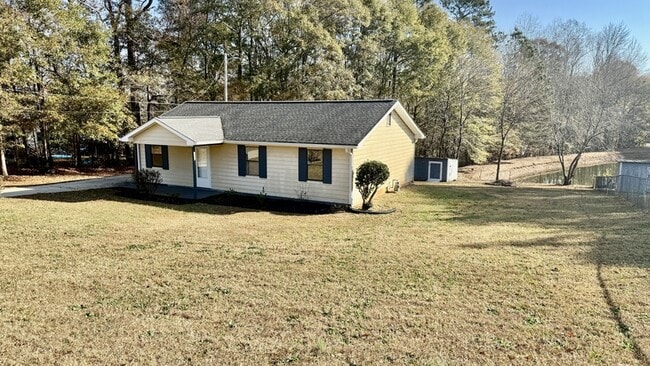 110 Central Lake Dr in Griffin, GA - Building Photo - Building Photo