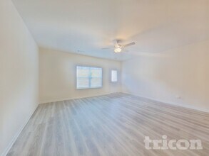 280 Oliver Dr in Locust Grove, GA - Foto de edificio - Building Photo