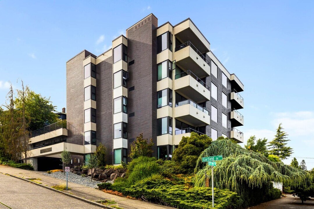 1605 5th Ave N in Seattle, WA - Foto de edificio