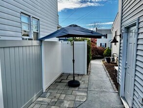 74 Horton St in Stamford, CT - Building Photo - Building Photo