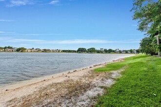 266 Berenger Walk in Royal Palm Beach, FL - Building Photo - Building Photo