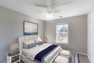 Magnolia Run in Virginia Beach, VA - Building Photo - Building Photo