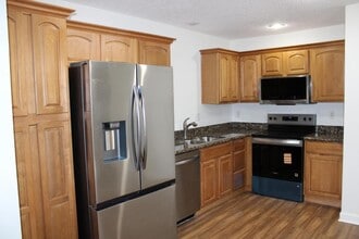 900 SW Peach Tree Ln in Blue Springs, MO - Building Photo - Building Photo