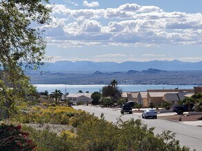 3040 Crater Dr in Lake Havasu City, AZ - Building Photo - Building Photo