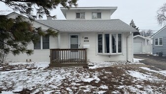 4056 W 89th Pl in Hometown, IL - Building Photo